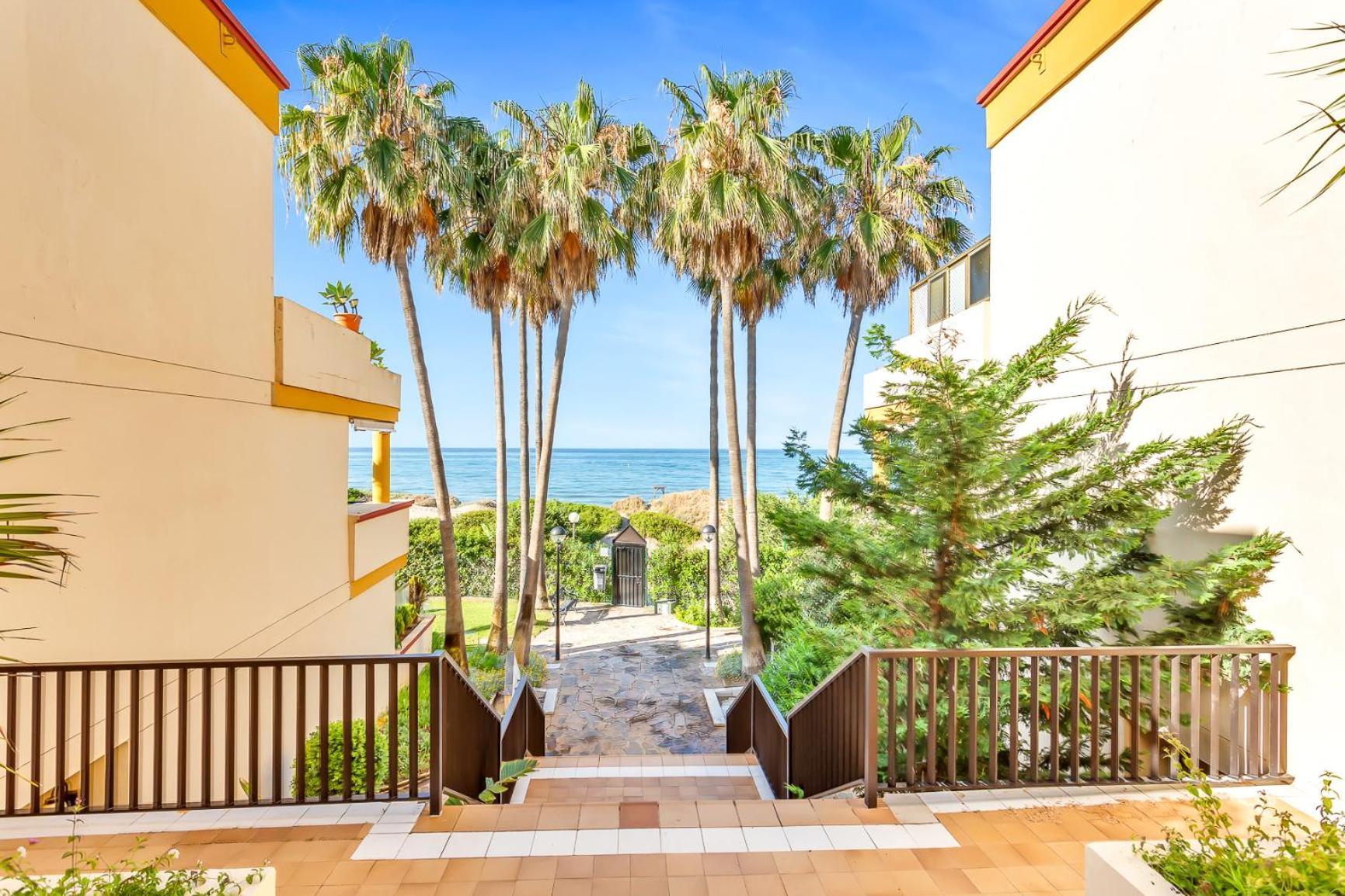 Modern Beach Apartment Romana Playa 723 In Marbella, Elviria 외부 사진